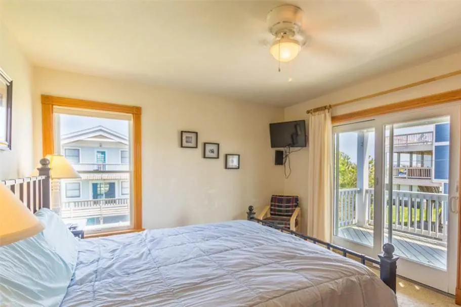 5769 - Whitecap Waze By Realty