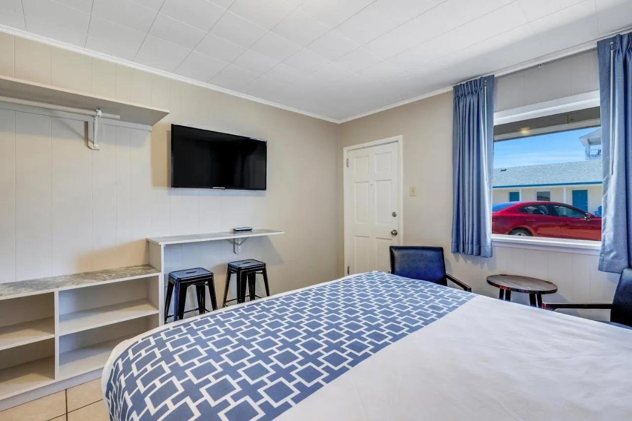 Dolphin Oceanfront - 2* Nags Head