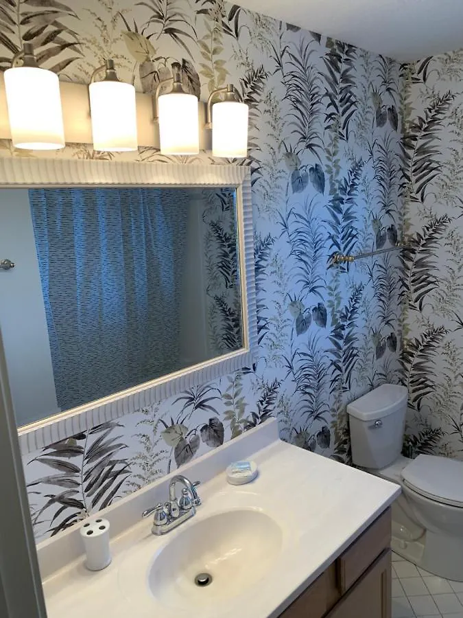 Villa Pet-friendly Coastal Retreat With Pool And Fireplace *