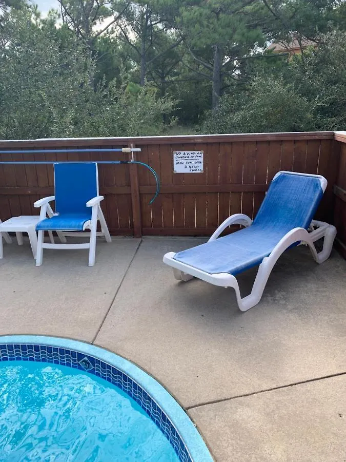 Pet-friendly Coastal Retreat With Pool And Fireplace Villa