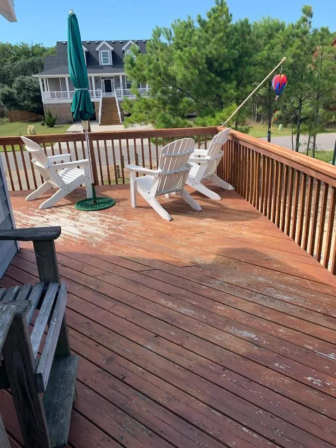 Pet-friendly Coastal Retreat With Pool And Fireplace *