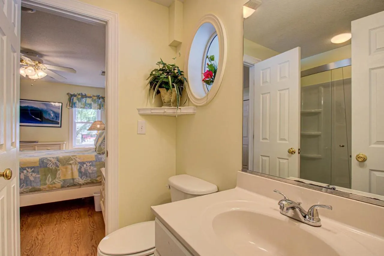 6085 Woodstock 4 Min. Walk To