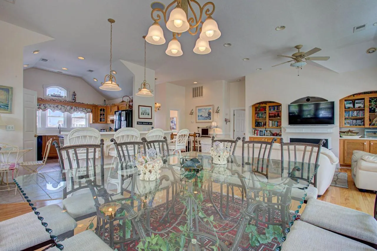 6085 Woodstock 4 Min. Walk To *