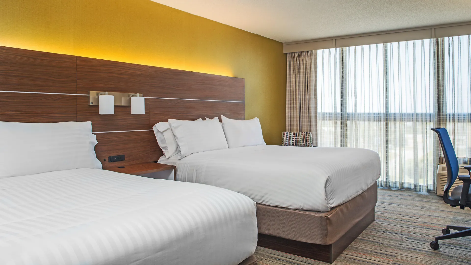 Express Oceanfront By Ihg 3*