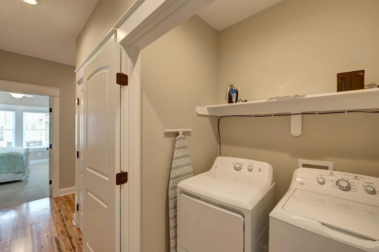 5547 - Sailfish Station By Realty *