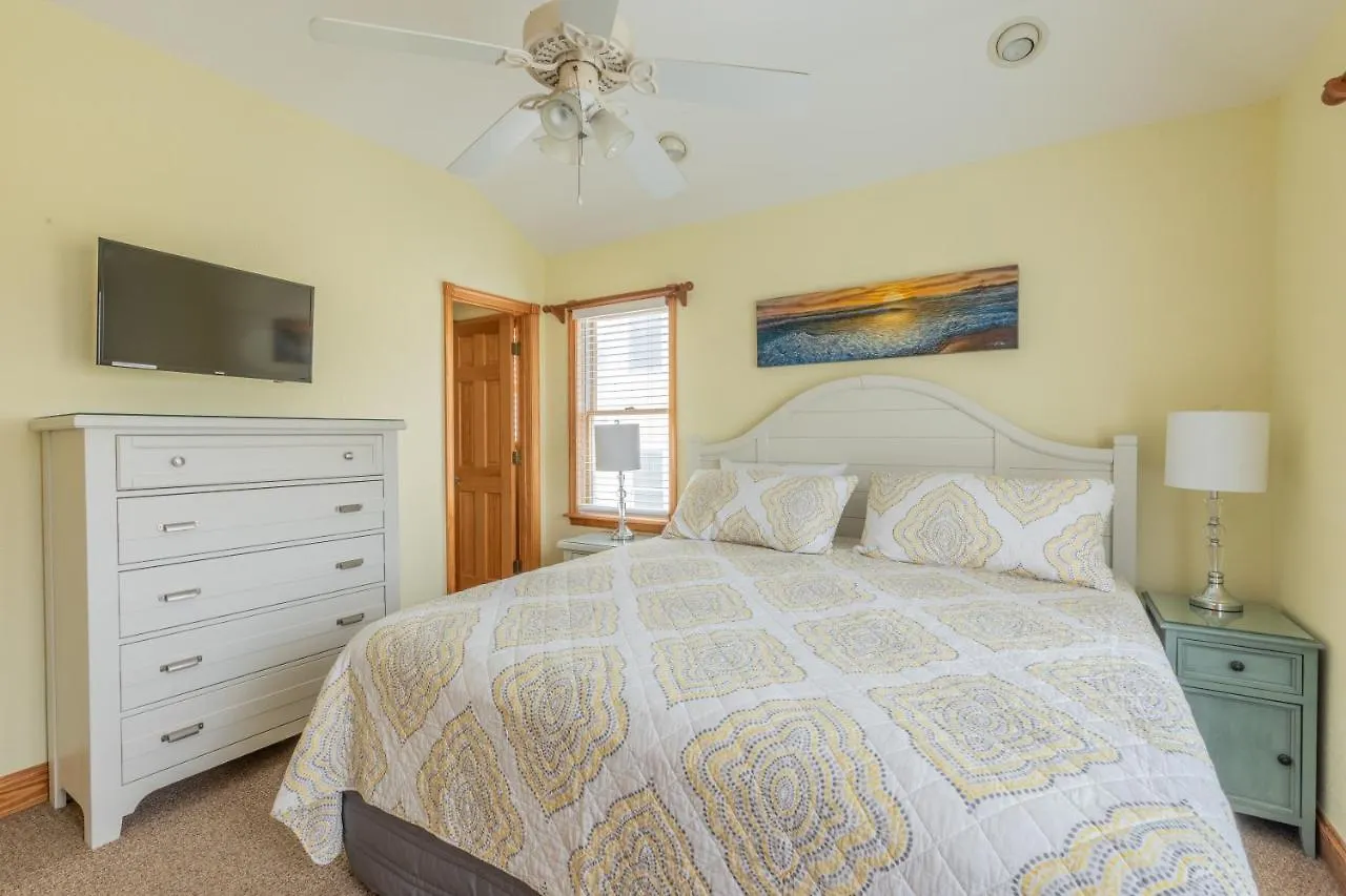 5706 - Easy Wind By Realty Holiday home