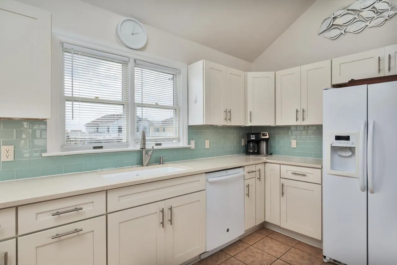 5685 - Seaside By Realty Holiday home