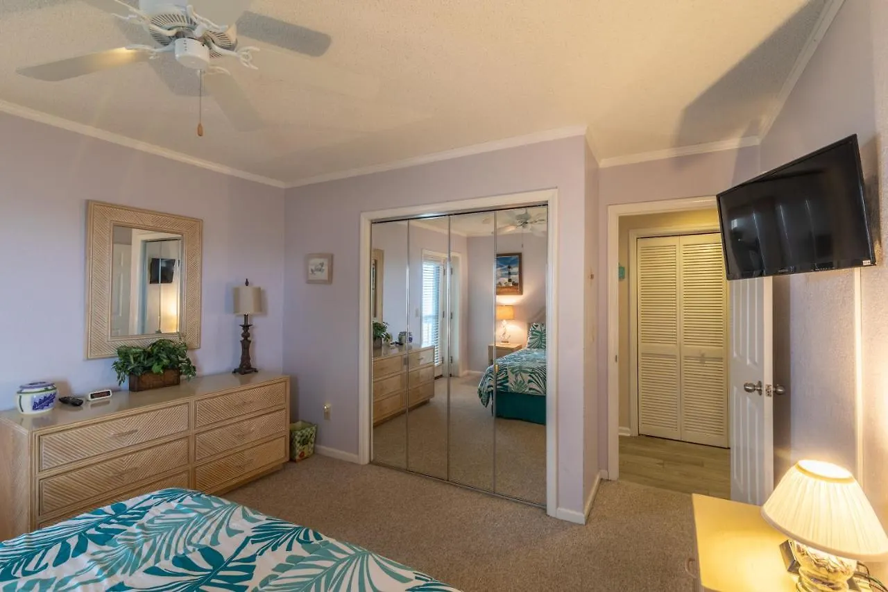 5736 - Sea Sunrise By Realty Holiday home