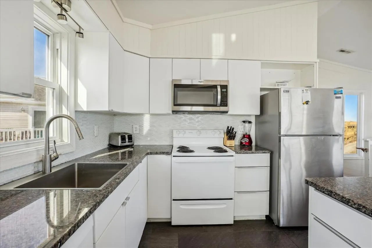 6508 - Just One Look By Realty *