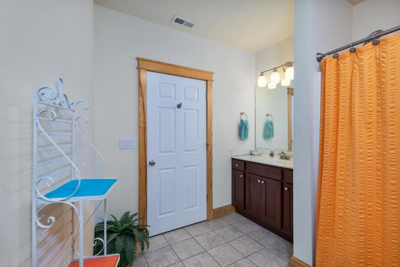 C211 - Mary's Heaven By Realty