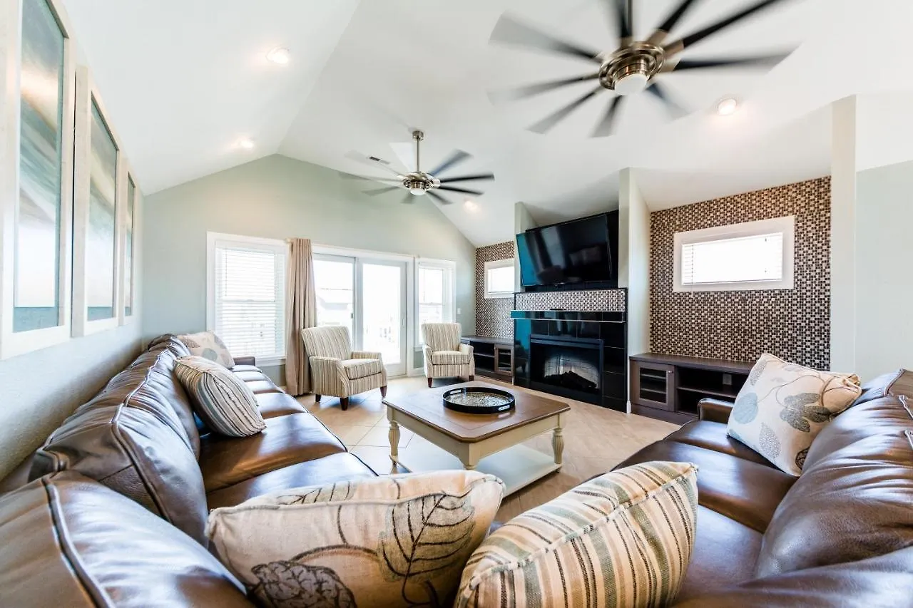 5550 - Tradewinds 2 By Realty *