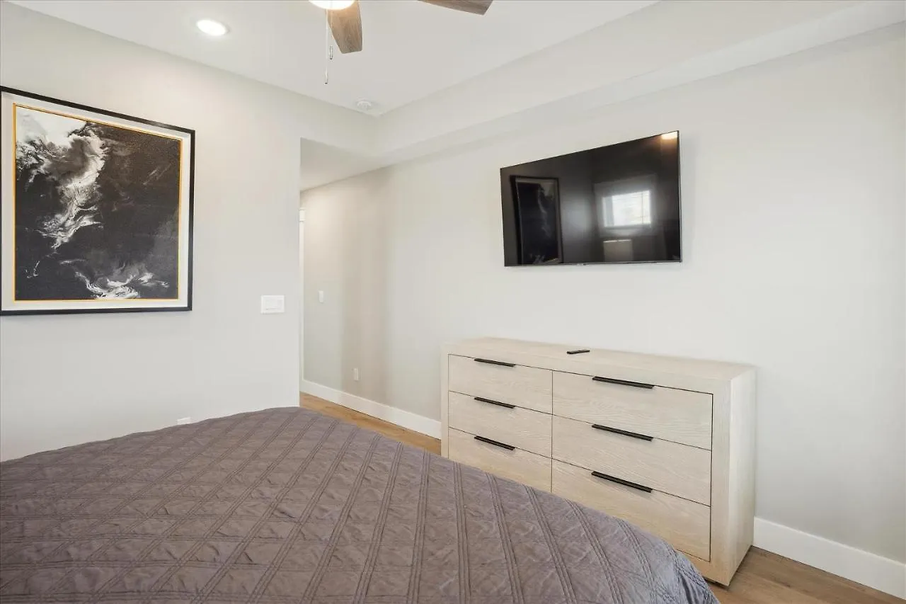 5700 - Le Cebolla By Realty *