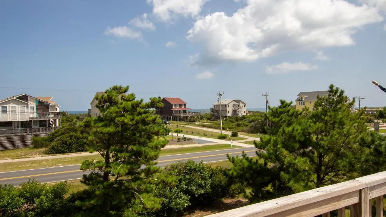 Snh418, Blue Cloud- Oceanside, Ocean Views, Sun Decks, Hot Tub Holiday home Nags Head