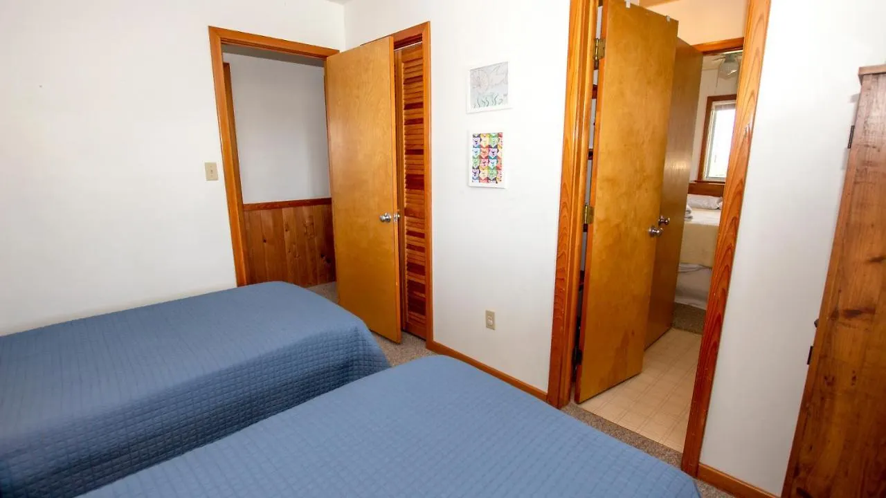 Holiday home Snh418, Blue Cloud- Oceanside, Ocean Views, Sun Decks, Hot Tub
