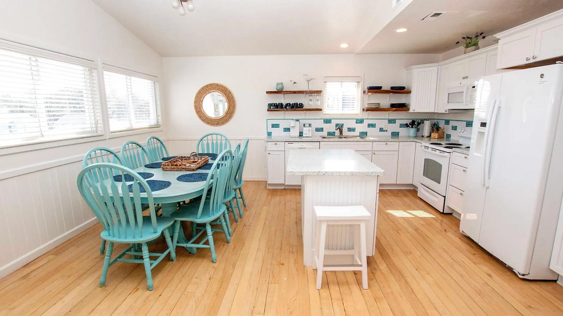 Nh301, Driftwood Dreaming- Hot Tub, Oceanside, Close To Ocean! Holiday home *