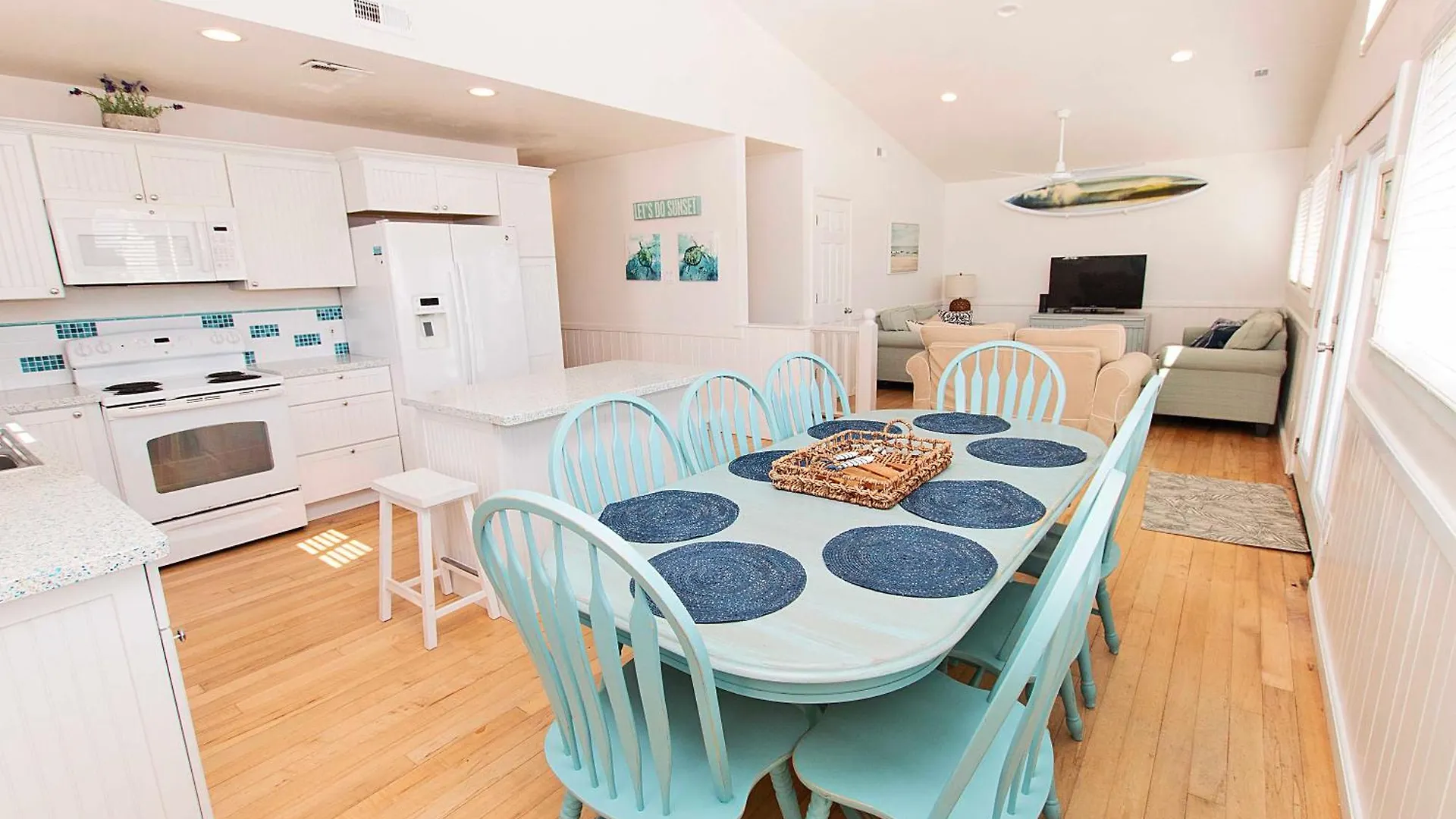 Holiday home Nh301, Driftwood Dreaming- Hot Tub, Oceanside, Close To Ocean! *
