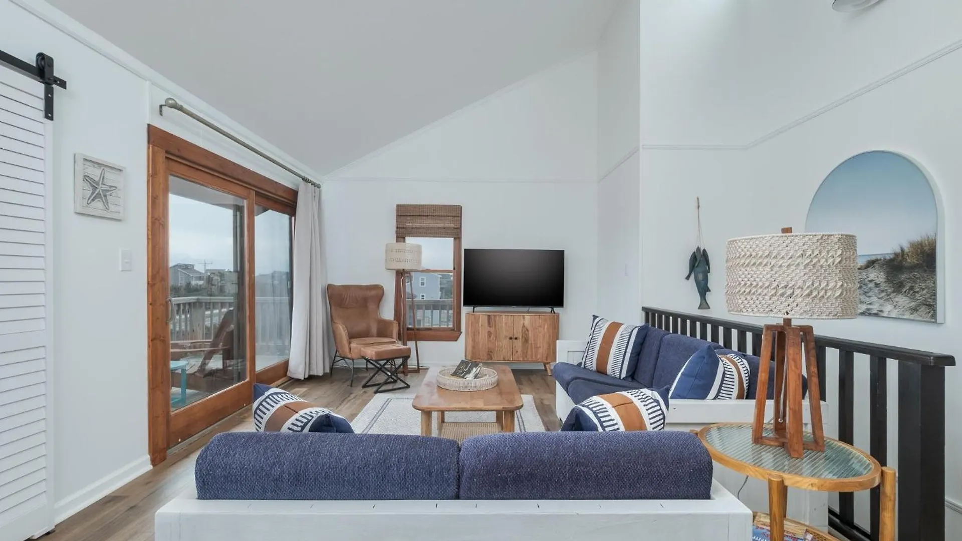 6044 - A Sailors View By Realty