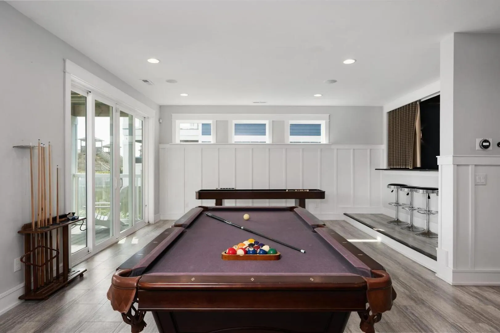Queen Elizabeth 8 Bedroom Oceanfront * Nags Head