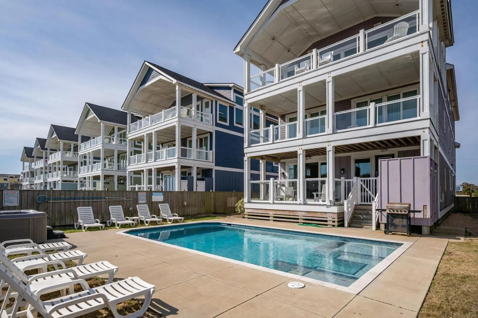 Queen Elizabeth 8 Bedroom Oceanfront * Nags Head