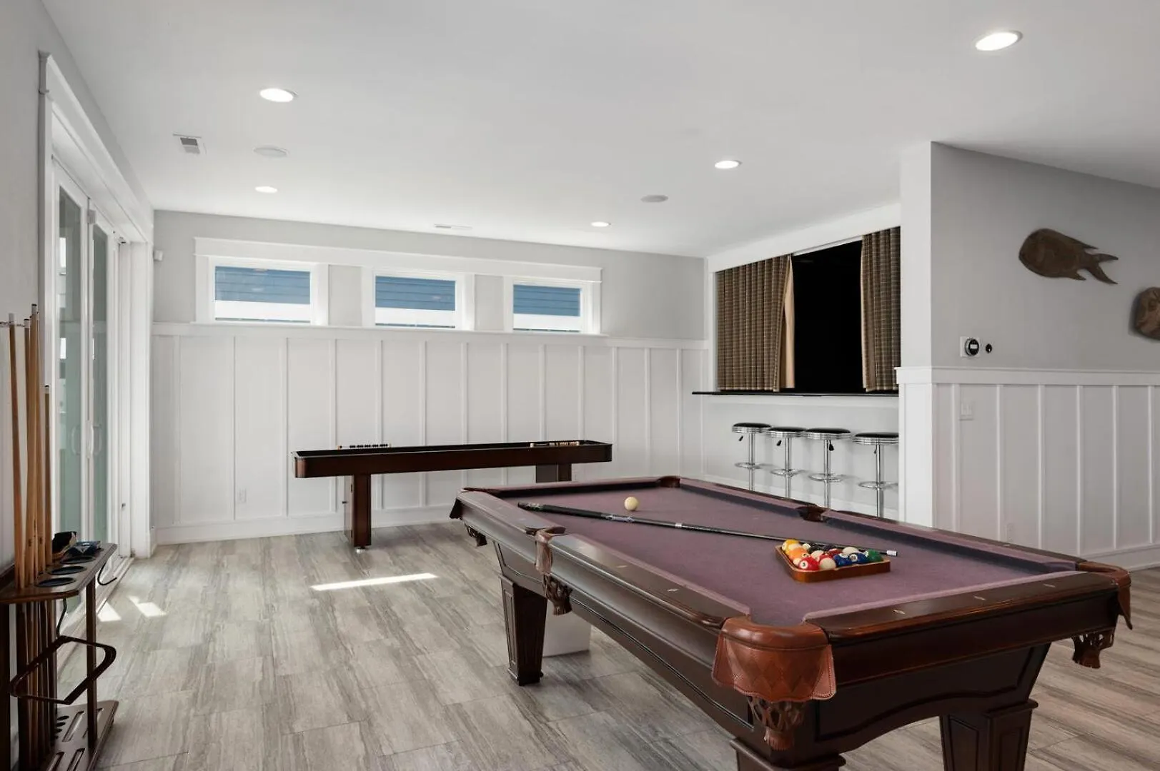 Queen Elizabeth 8 Bedroom Oceanfront