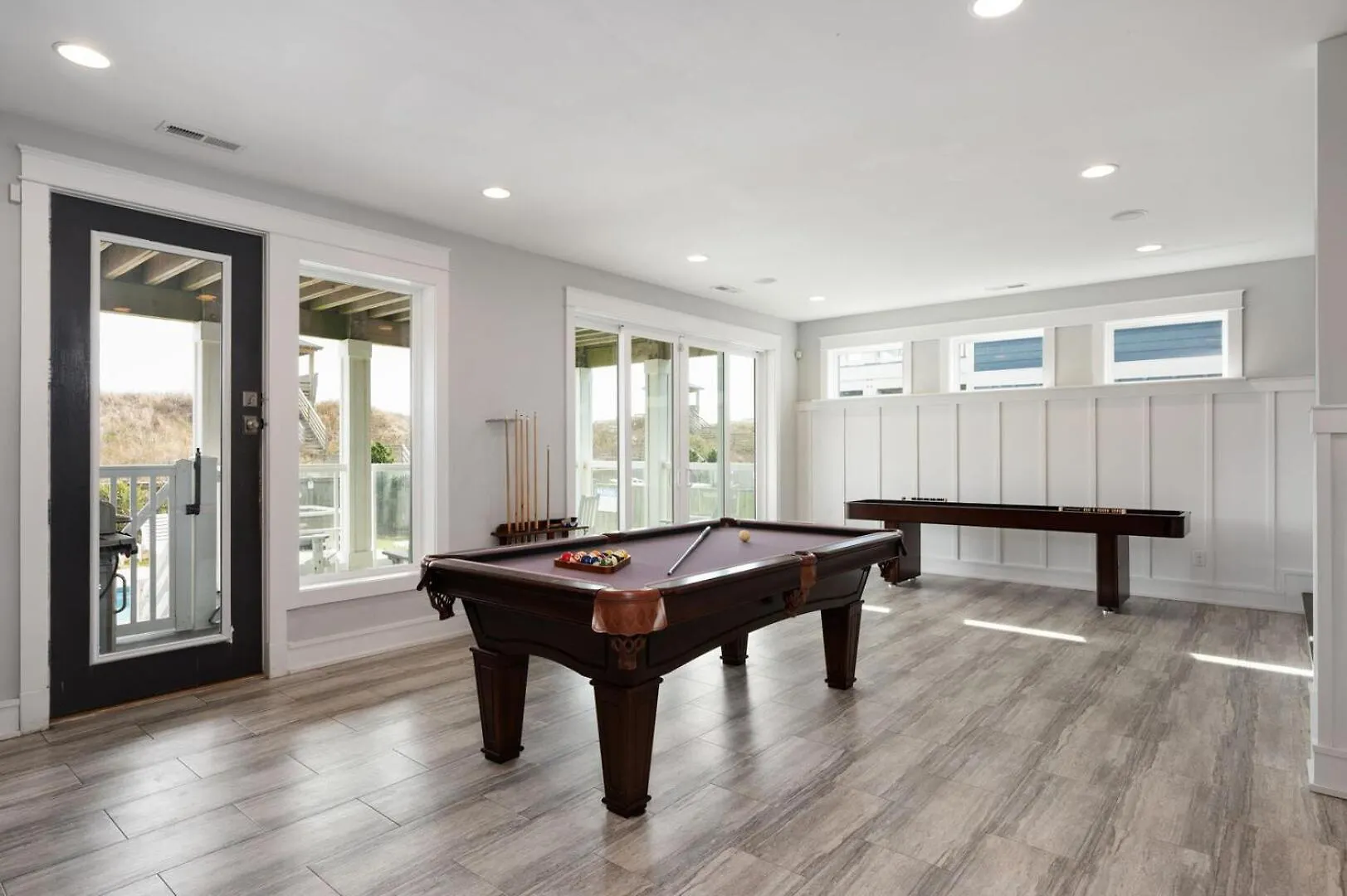 Queen Elizabeth 8 Bedroom Oceanfront Nags Head