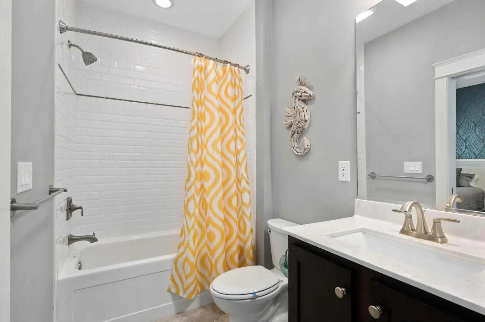 Queen Elizabeth 8 Bedroom Oceanfront * Nags Head