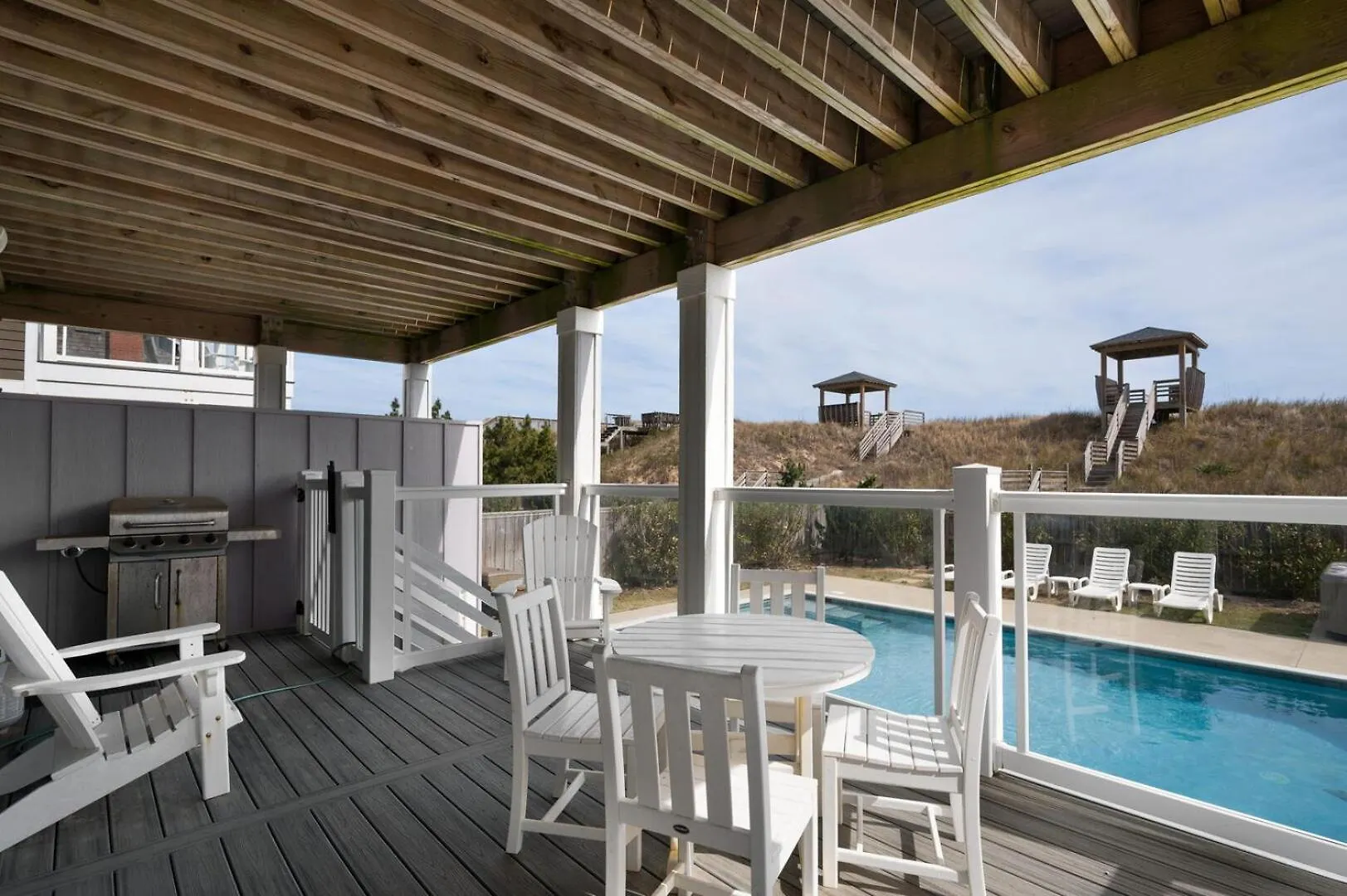 Queen Elizabeth 8 Bedroom Oceanfront Apartment *