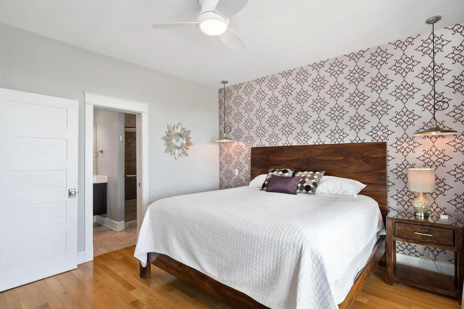 Queen Elizabeth 8 Bedroom Oceanfront