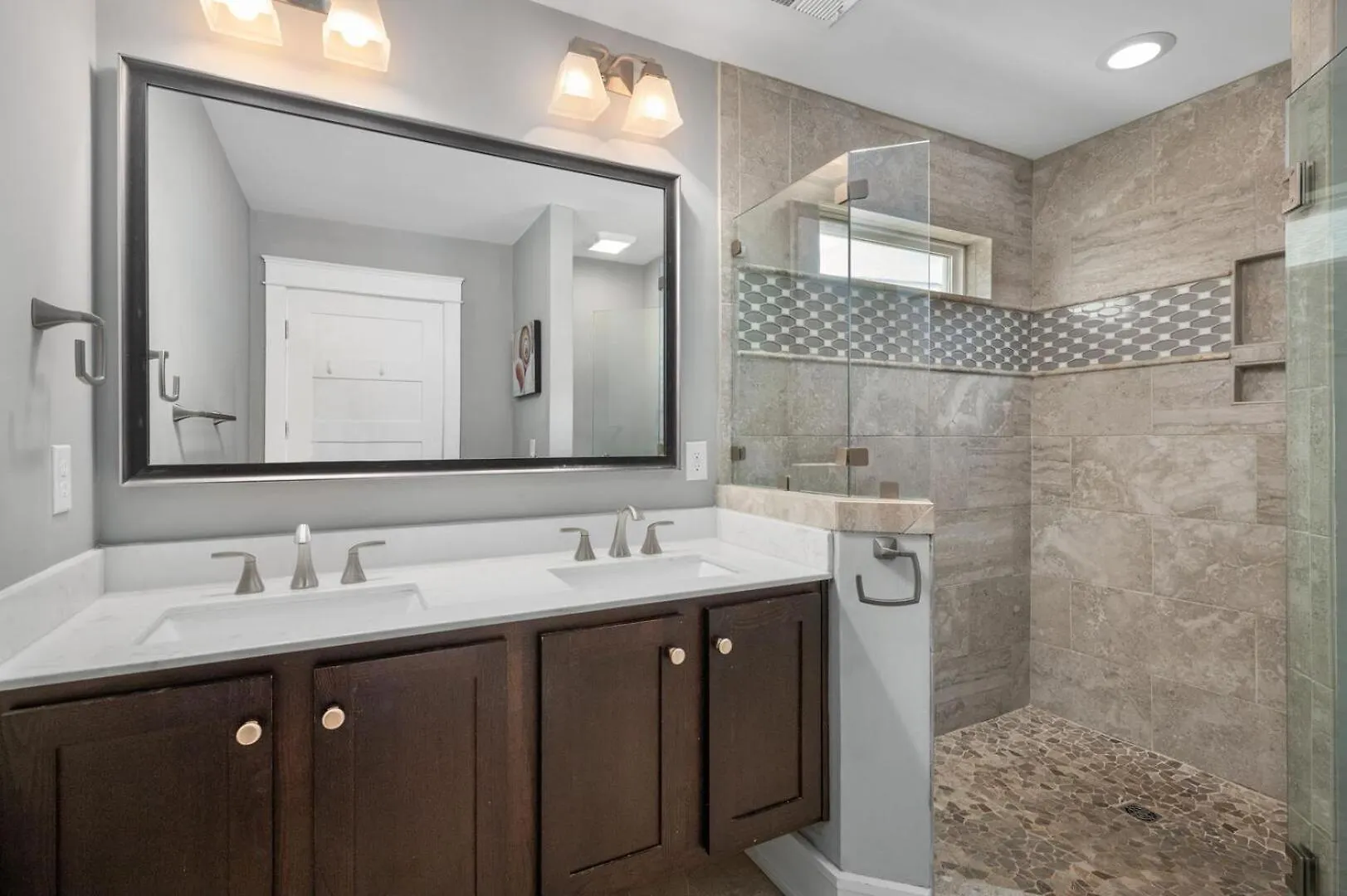 Queen Elizabeth 8 Bedroom Oceanfront Nags Head