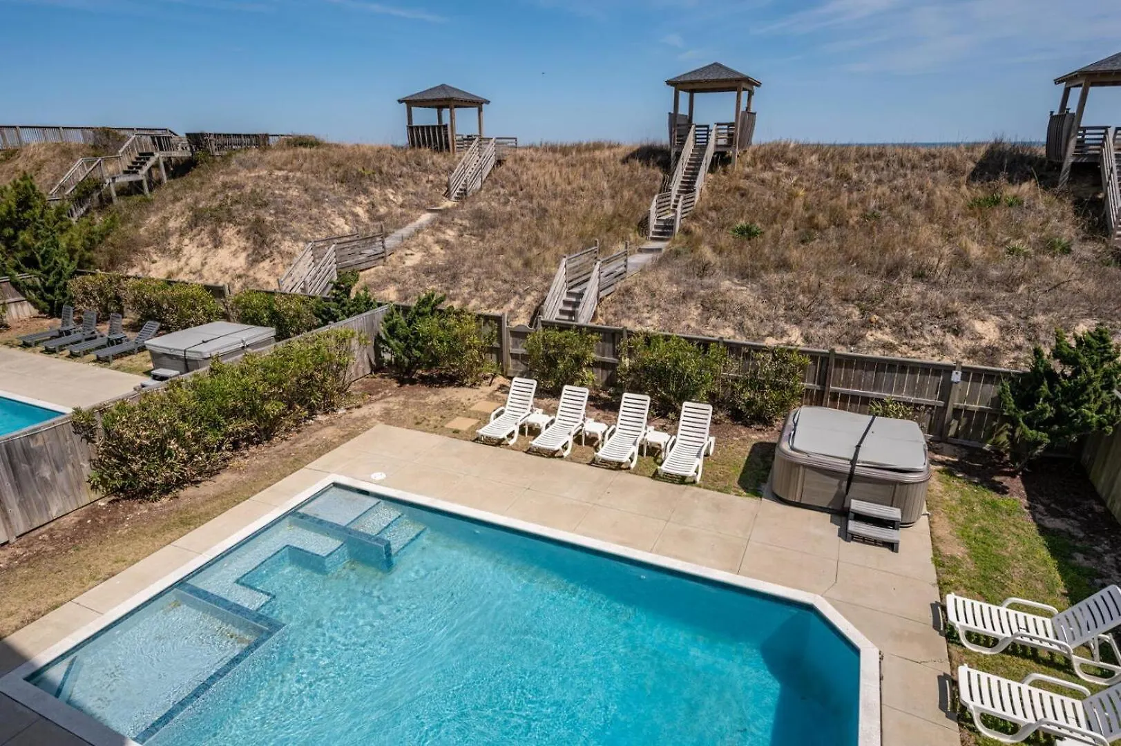 Queen Elizabeth 8 Bedroom Oceanfront Apartment