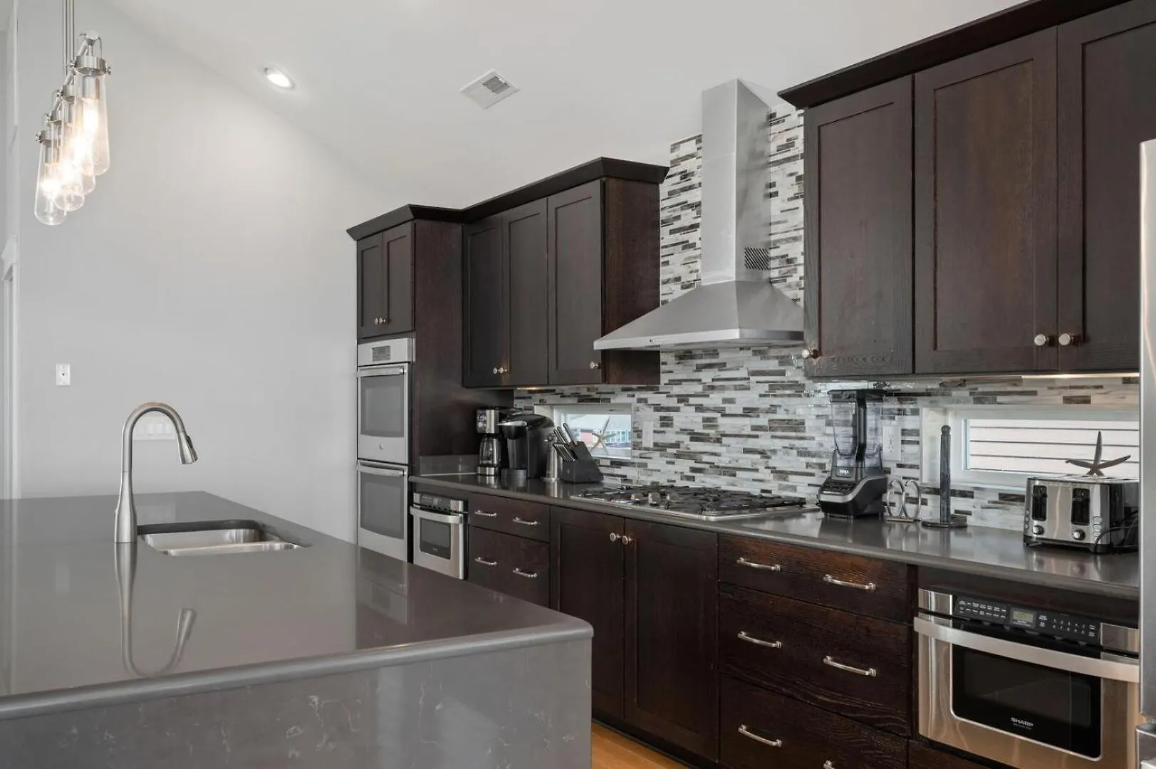 Queen Elizabeth 8 Bedroom Oceanfront Apartment