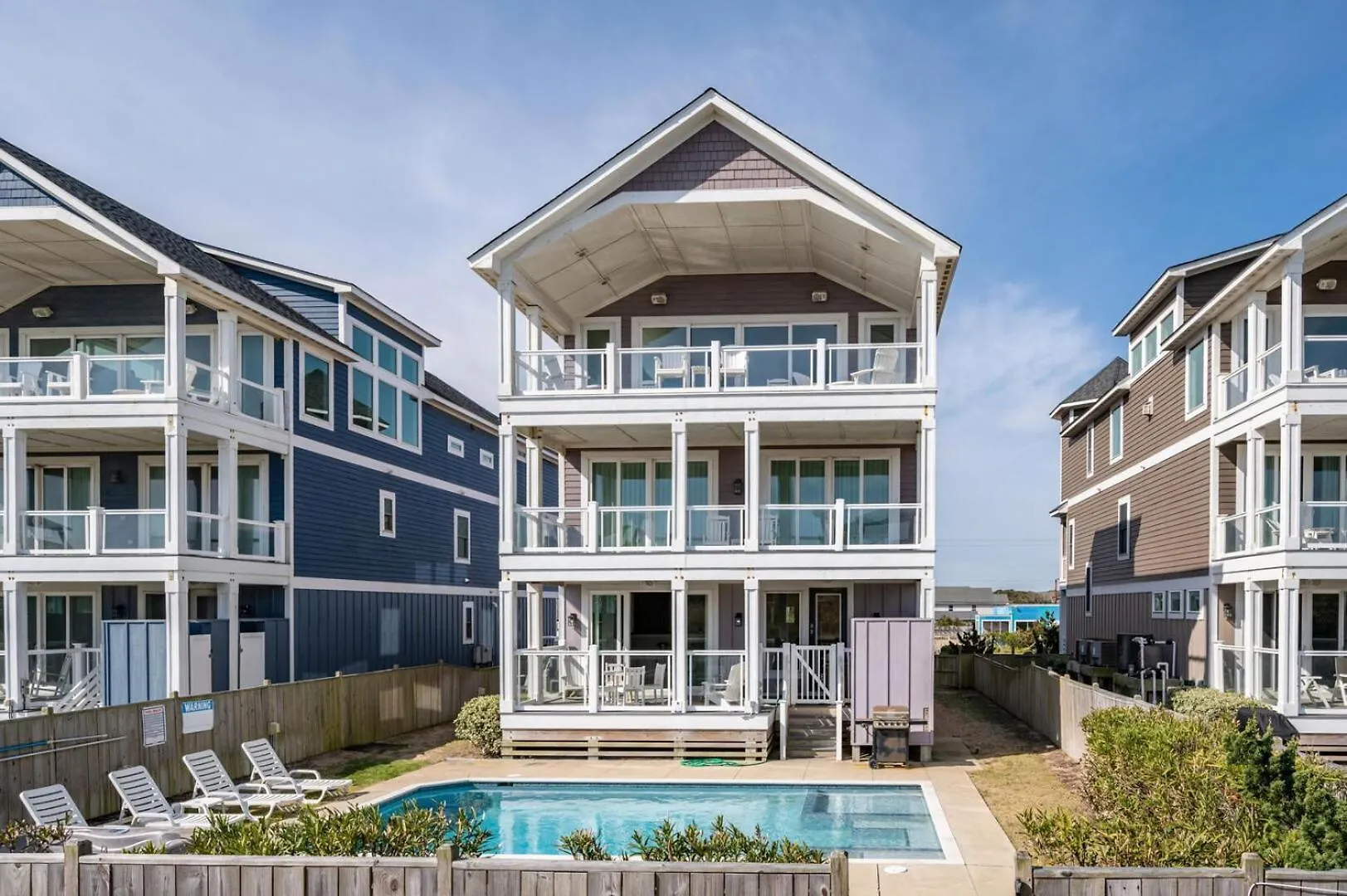 Queen Elizabeth 8 Bedroom Oceanfront Apartment *
