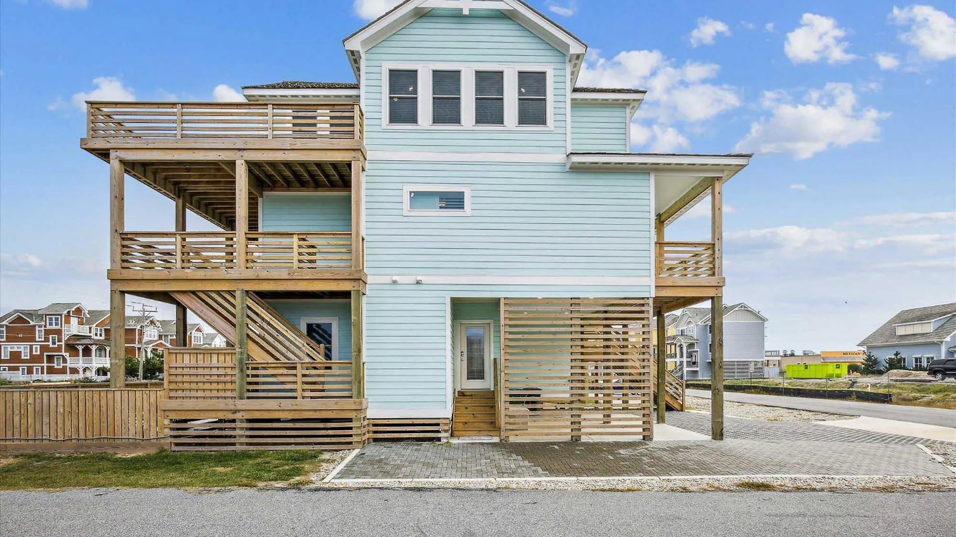 5545 - Loggerhead By Realty