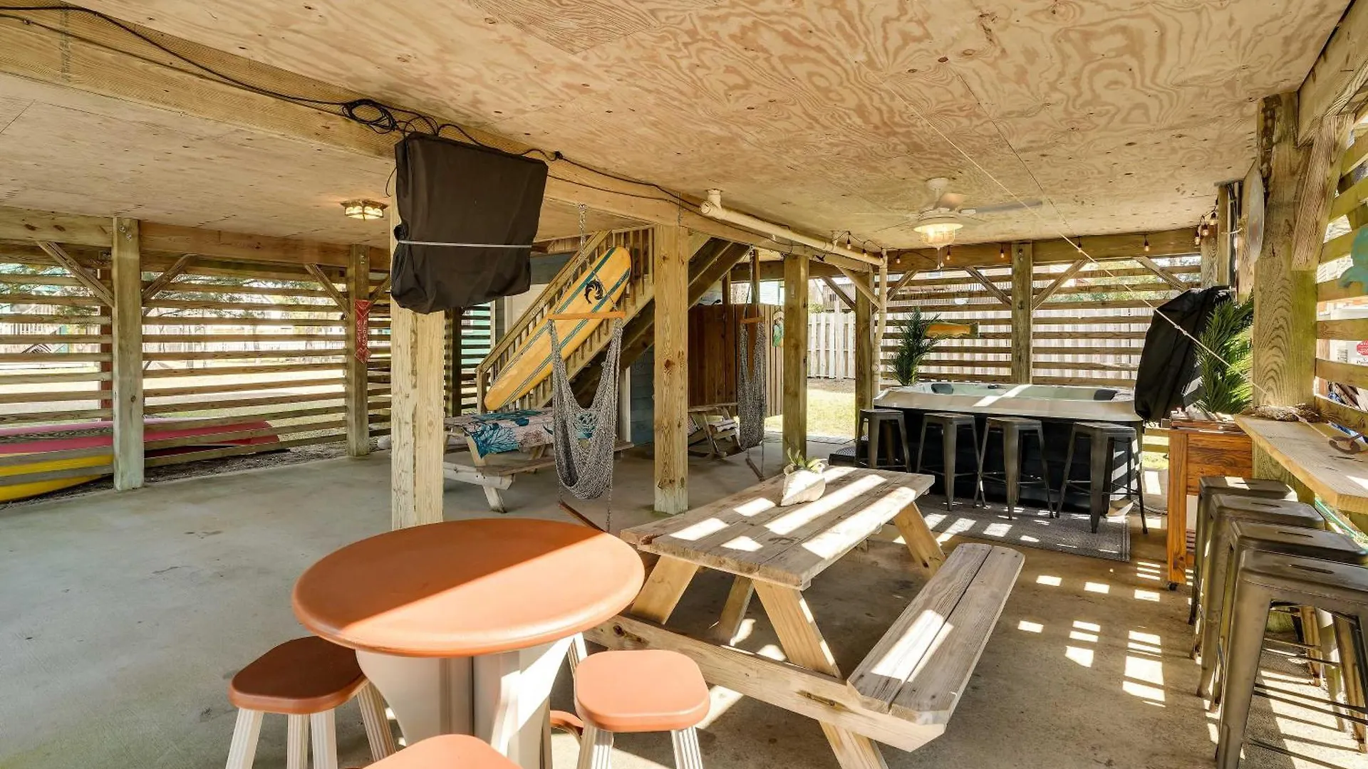 Dunn Dreamin Hot Tub, Pirate Fort, And Fire Pit! Holiday home