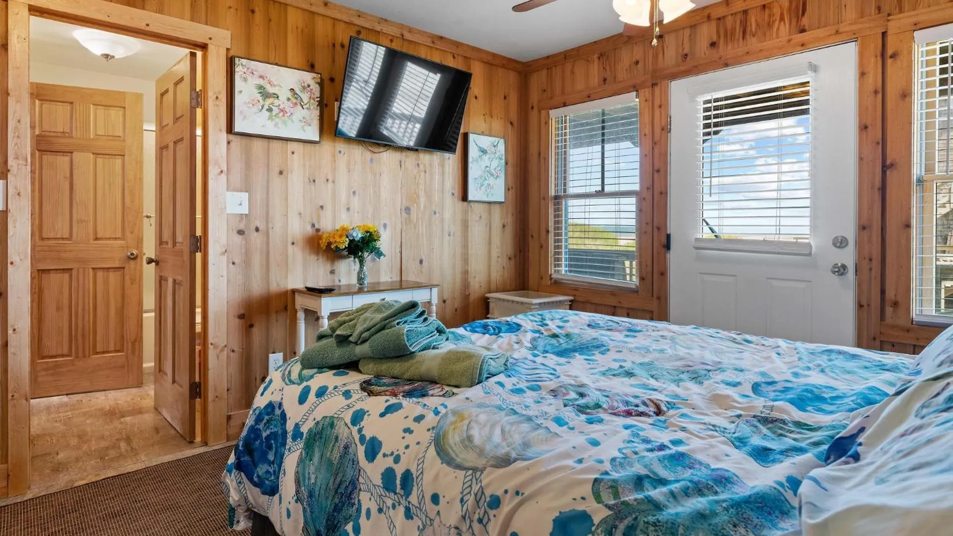 Breathtaking, Perfect, Cozy, 