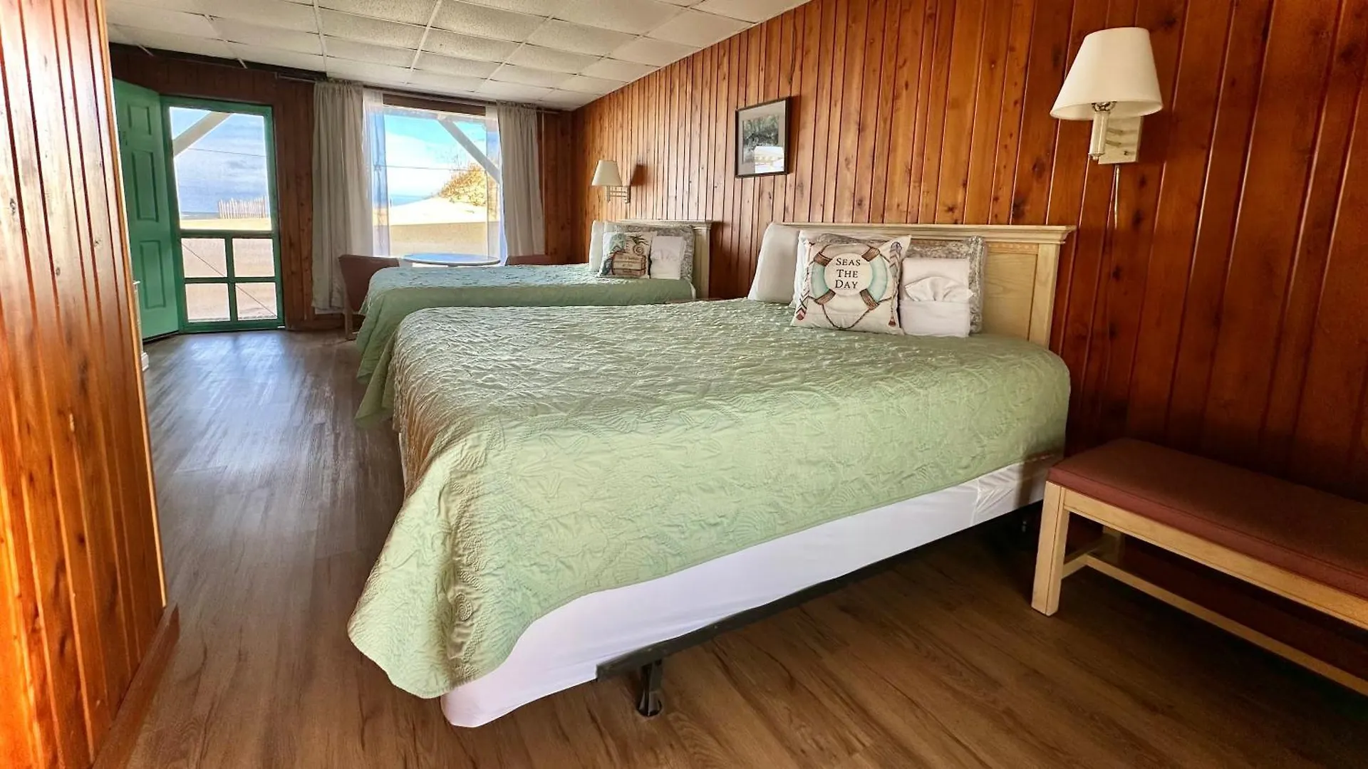 Hotel Sea Foam 2*