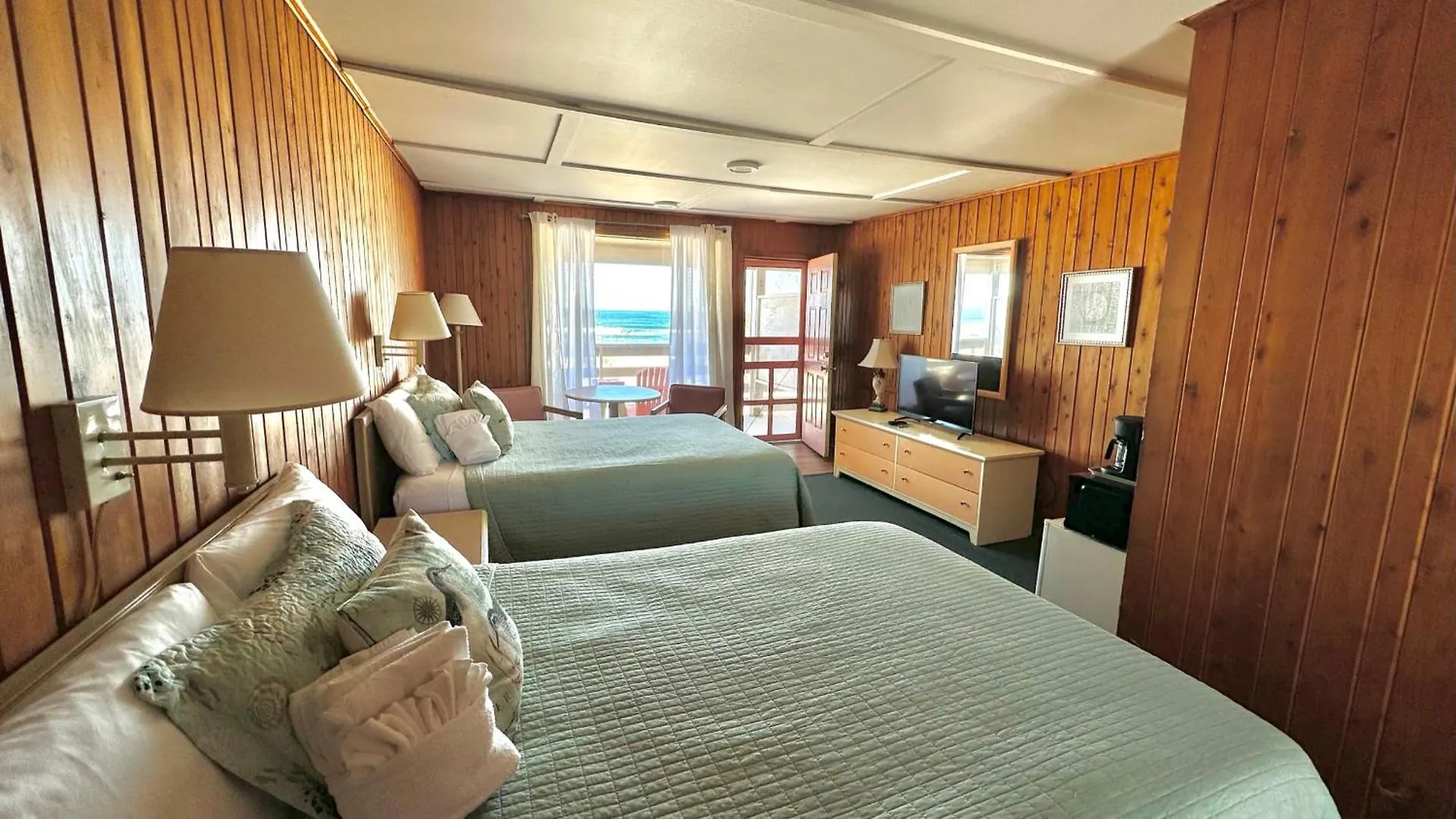 Sea Foam Hotel