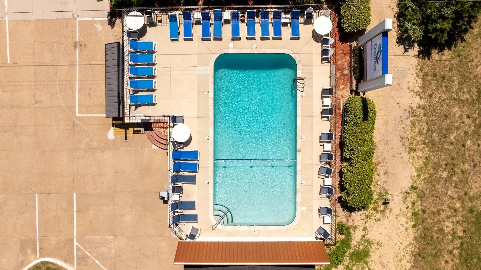 Dolphin Oceanfront - Motel 2*