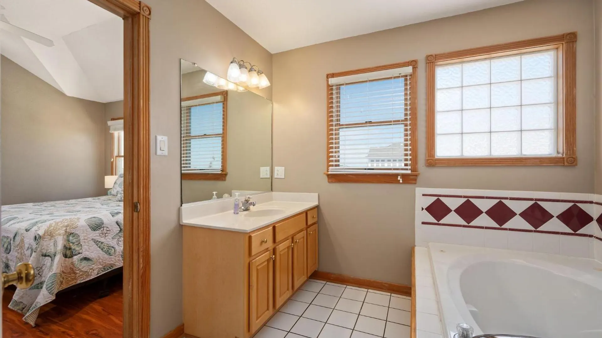 Holiday home Snh241 Ocean Oasis *