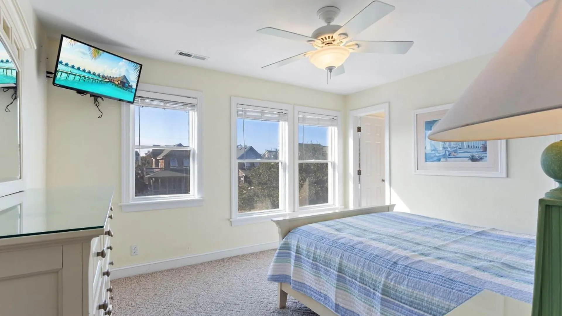 6107 No Wake Zone 4 Min Walk To Pool Holiday home