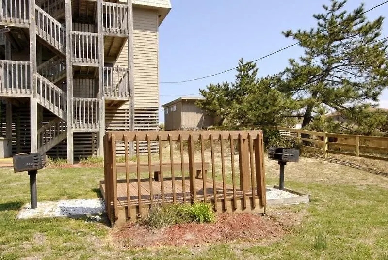 Av2d By The Sea Oceanfront Community Pool