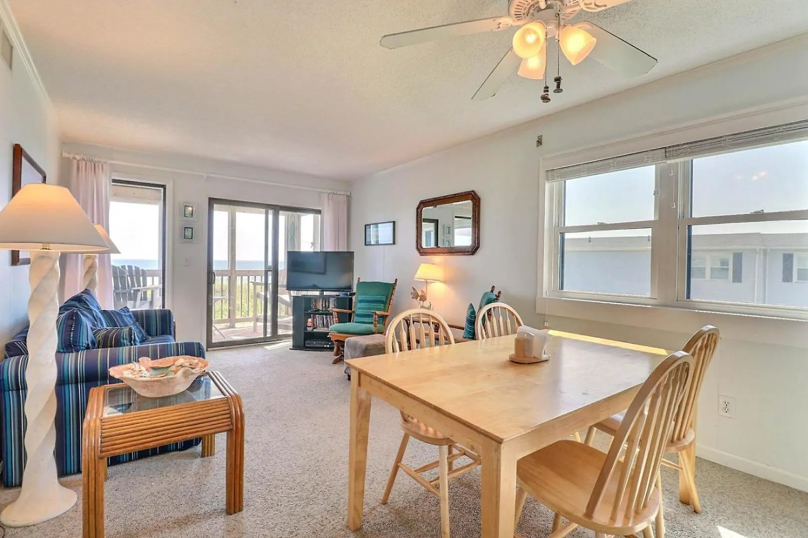 Av2d By The Sea Oceanfront Community Pool