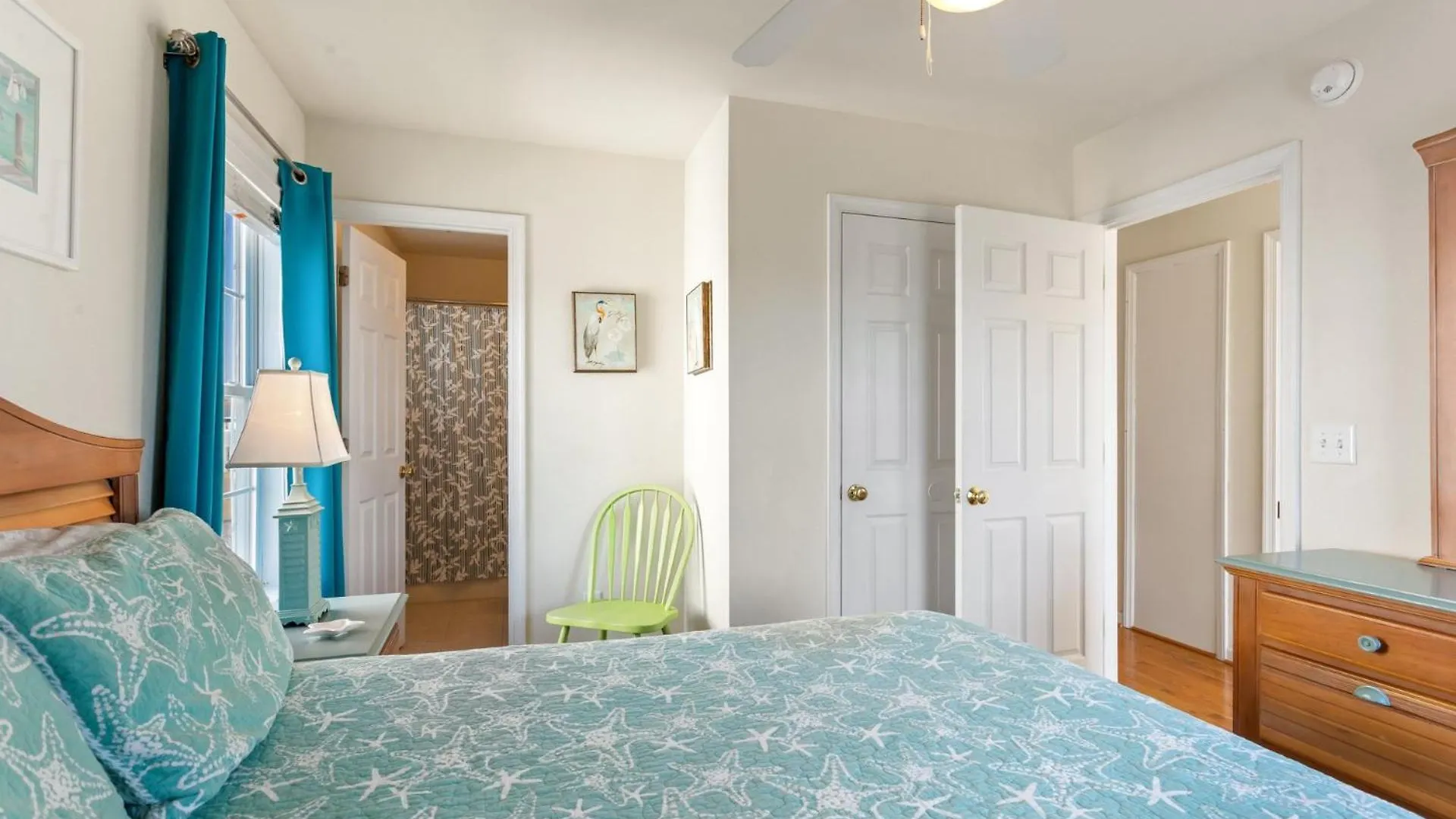 6150 Pelican Crest 3 Min Walk To The