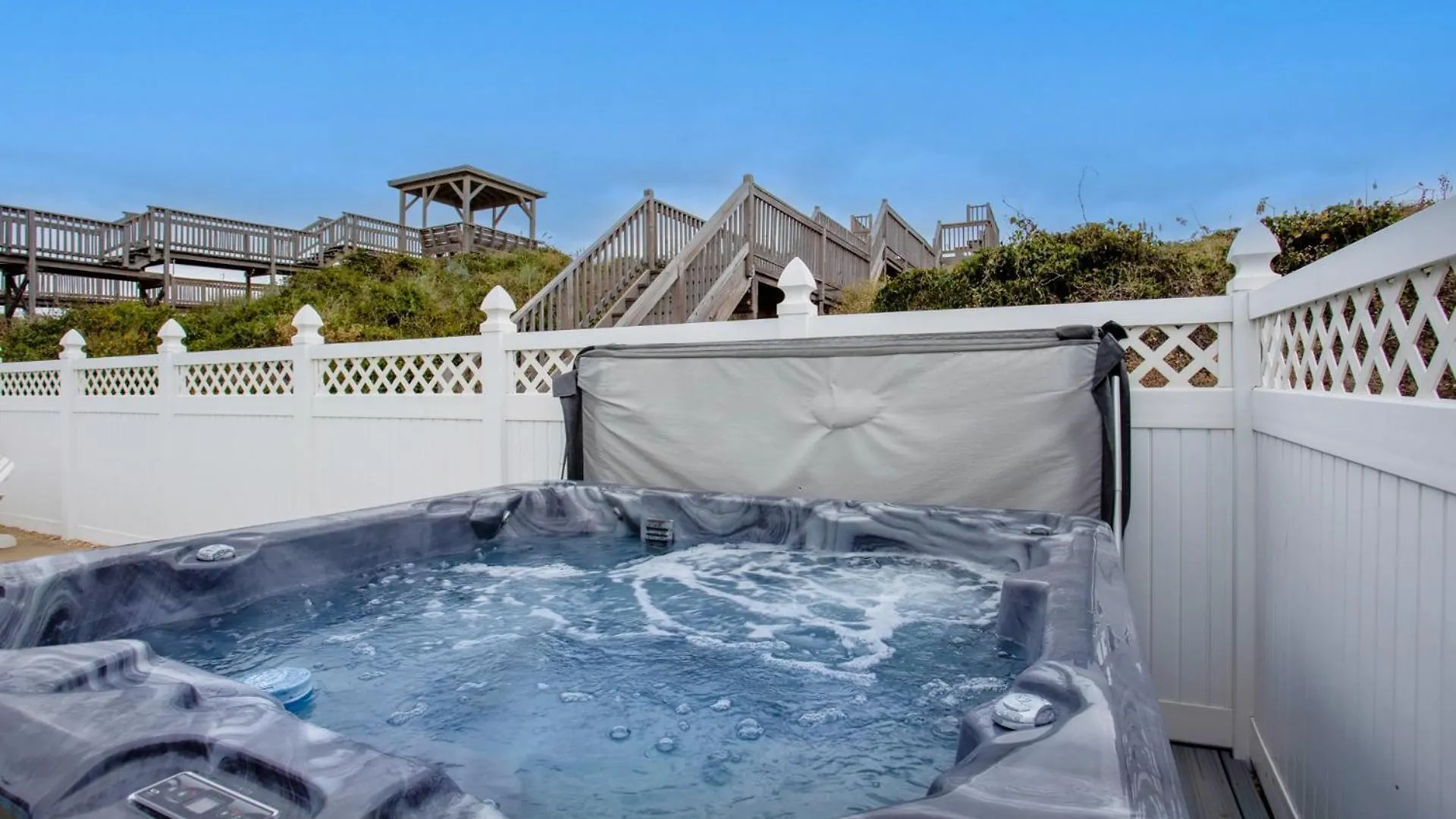 Holiday home Just Fab 8 Bedrooms Oceanfront Luxury Saltwater Pool Elevator Game *