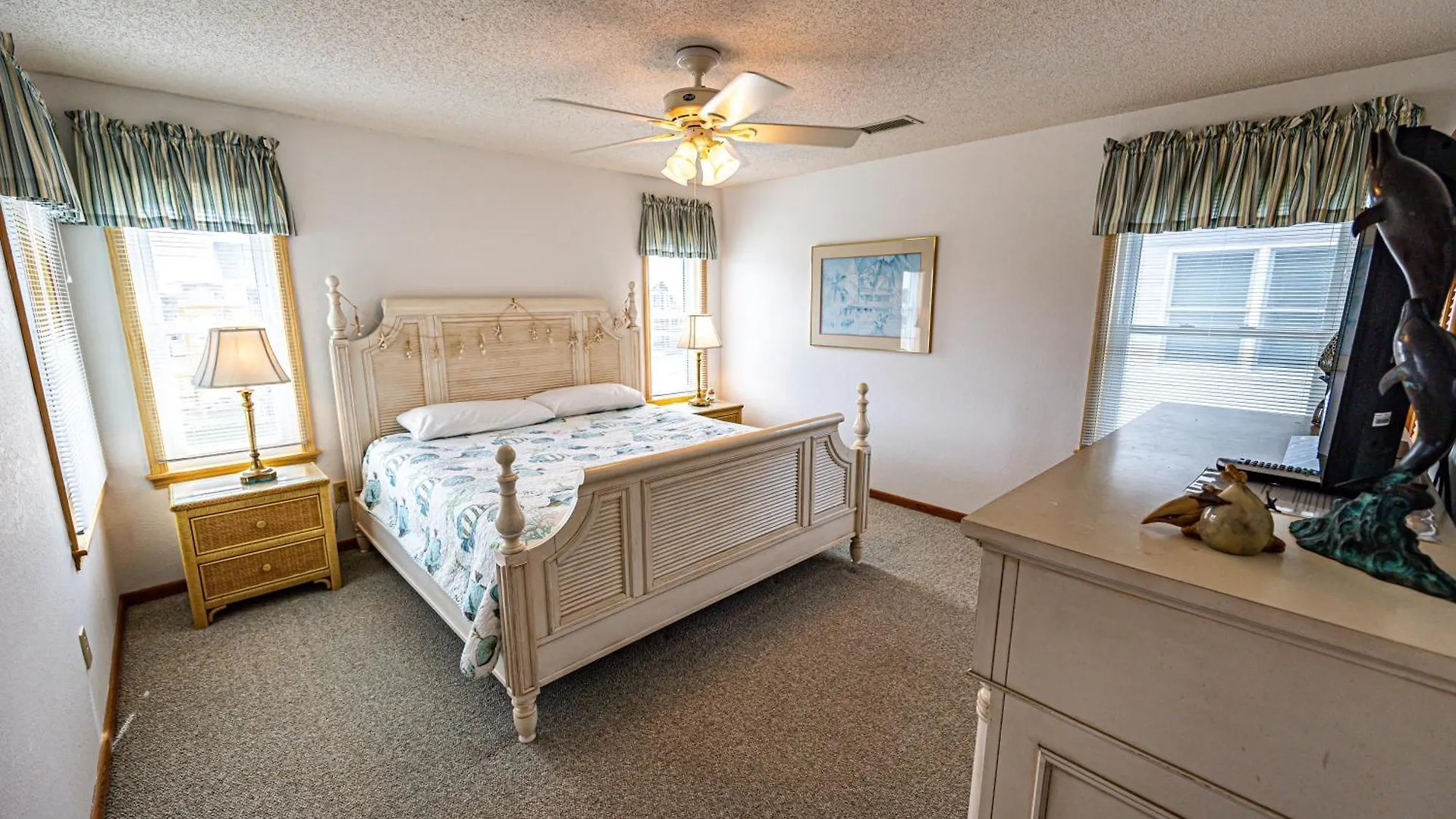 N2102- Sunny Daze Holiday home