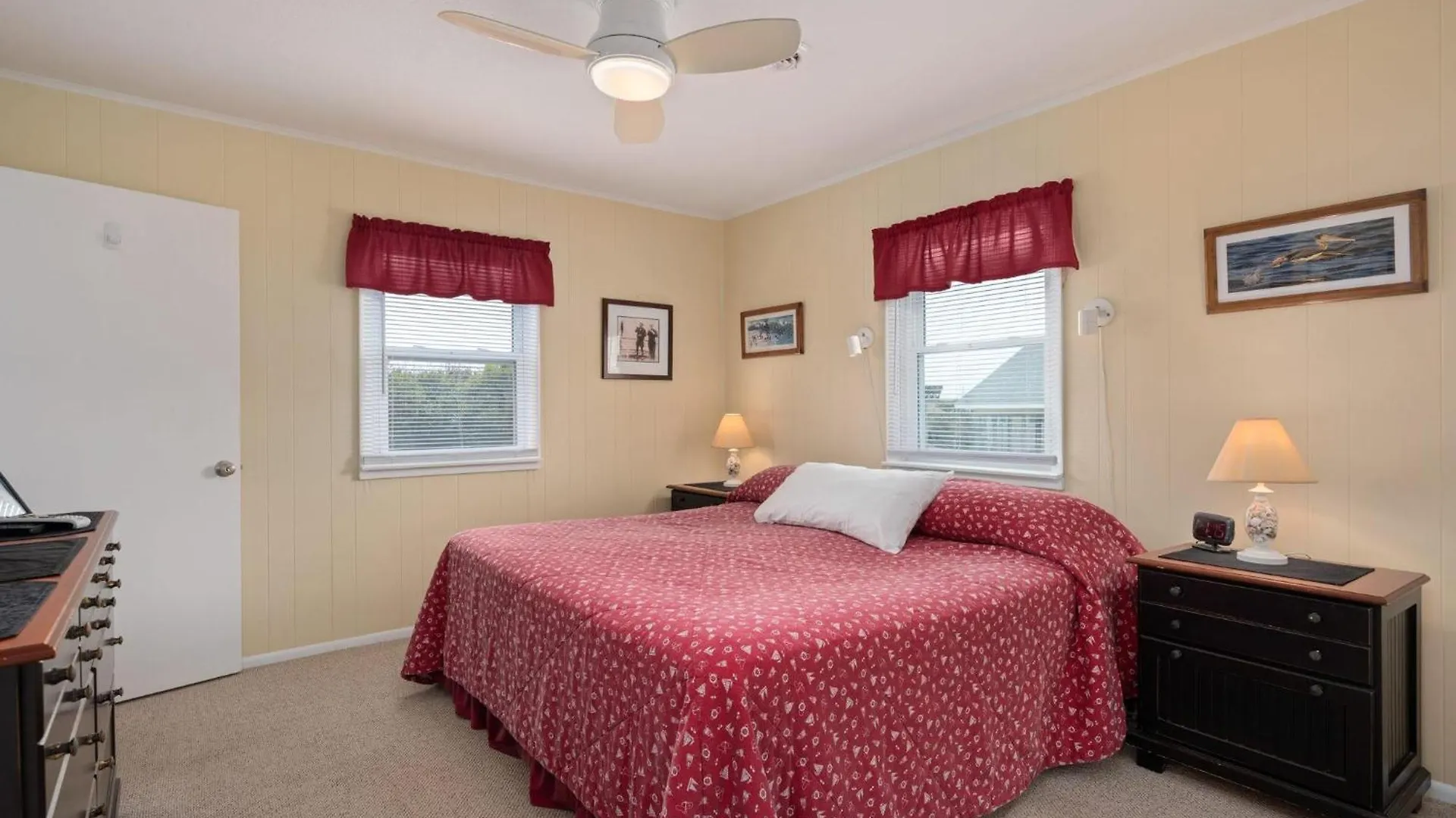 Snh448 L'il Seabreeze Holiday home *