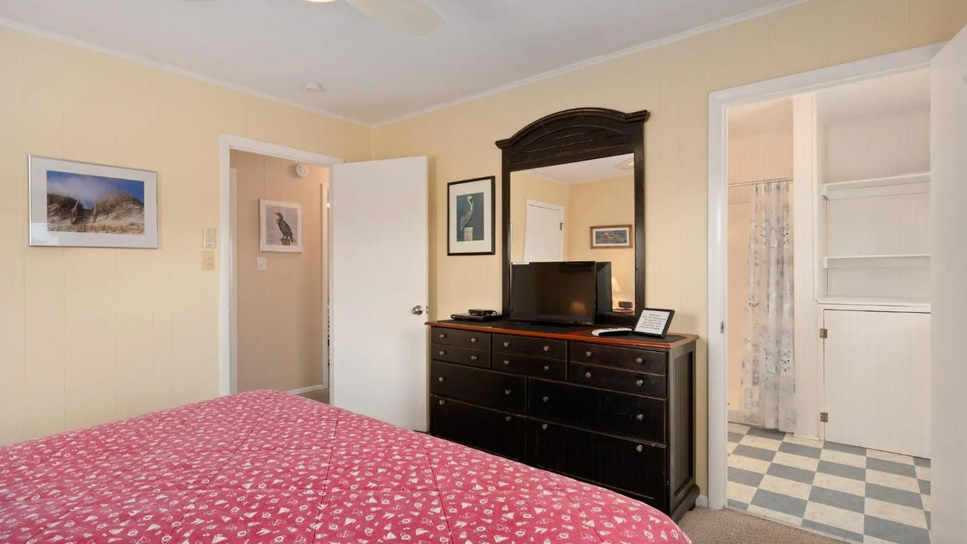 Snh448 L'il Seabreeze Holiday home