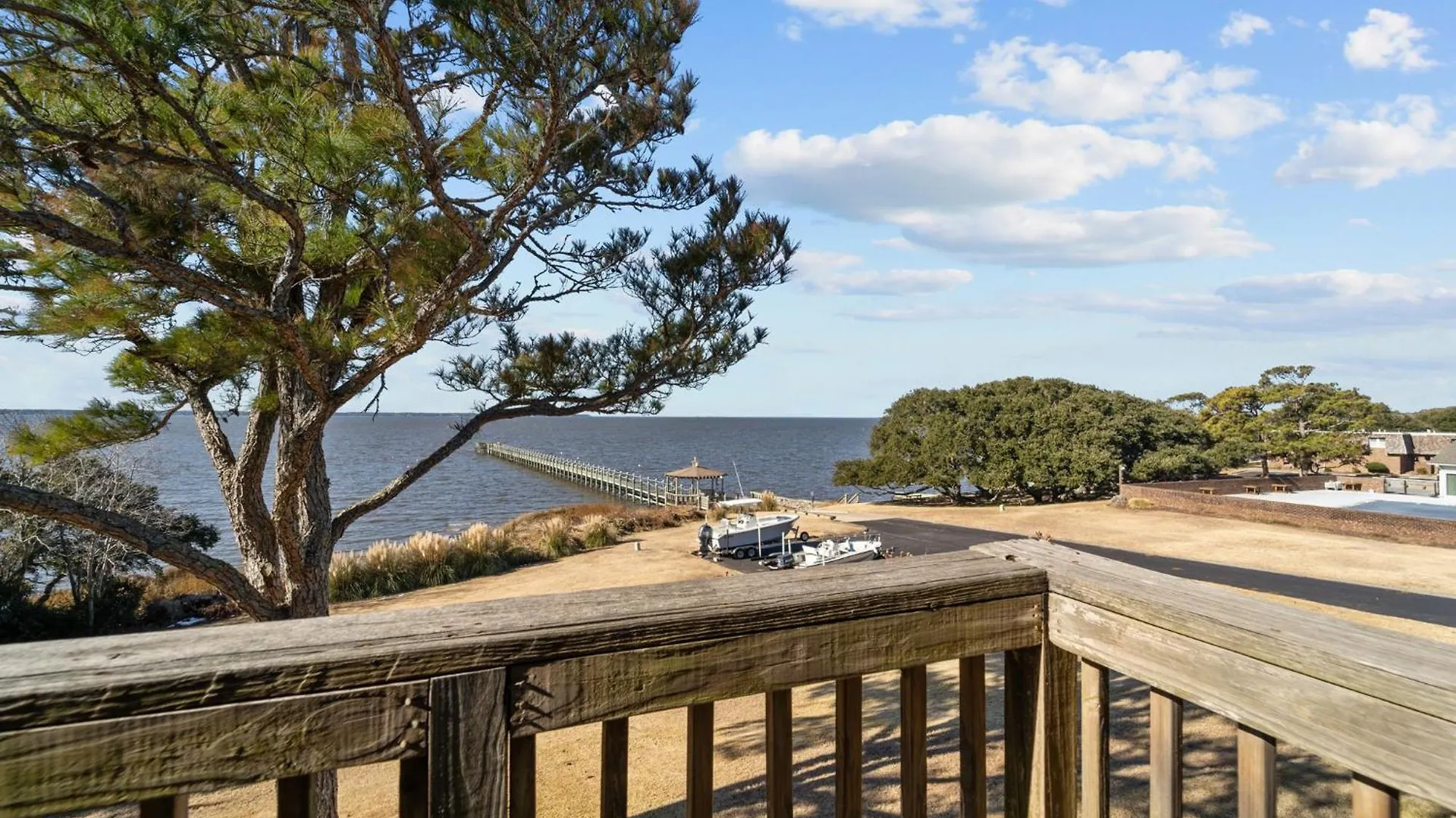 5440 - Baywatch By Realty