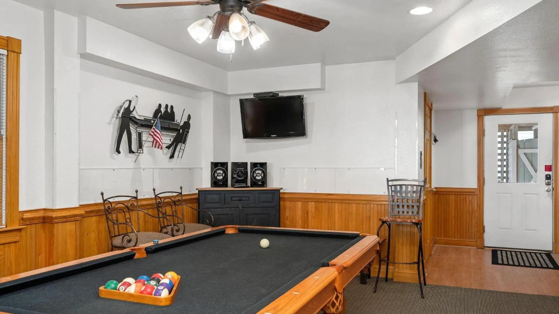 Sv30 Piggy's Paradise Nags Head
