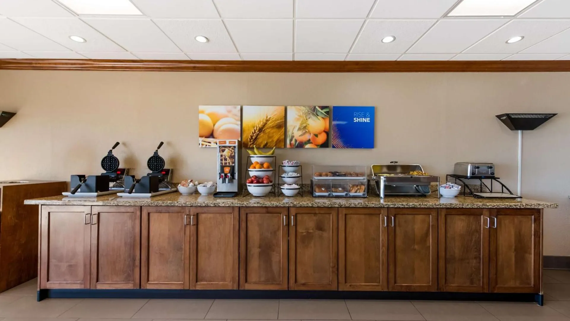 Inn Comfort South Oceanfront 3*